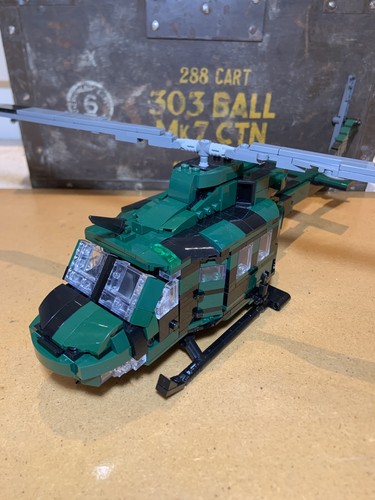 Army huey iroquois - us,